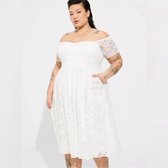 torrid Dresses & Skirts - NWT Torrid Elegant White Lace Midi Off-Shoulder Dress size 2